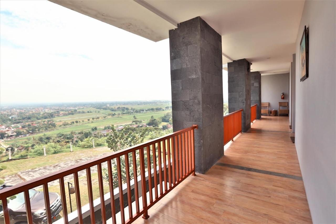 Abhayagiri - Sumberwatu Heritage Resort Randugunting Exterior photo