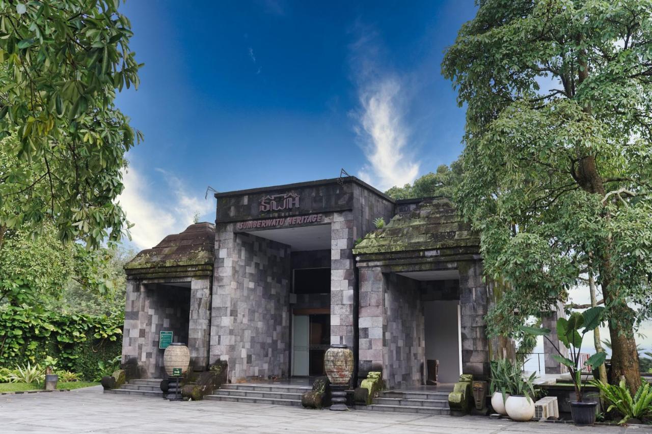Abhayagiri - Sumberwatu Heritage Resort Randugunting Exterior photo