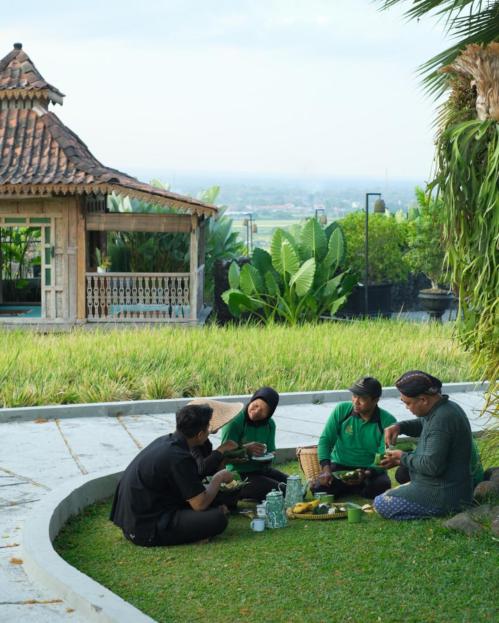 Abhayagiri - Sumberwatu Heritage Resort Randugunting Exterior photo