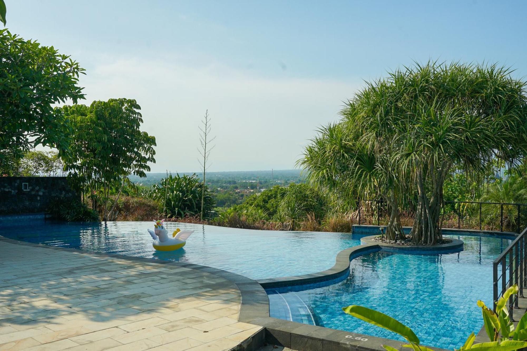 Abhayagiri - Sumberwatu Heritage Resort Randugunting Exterior photo