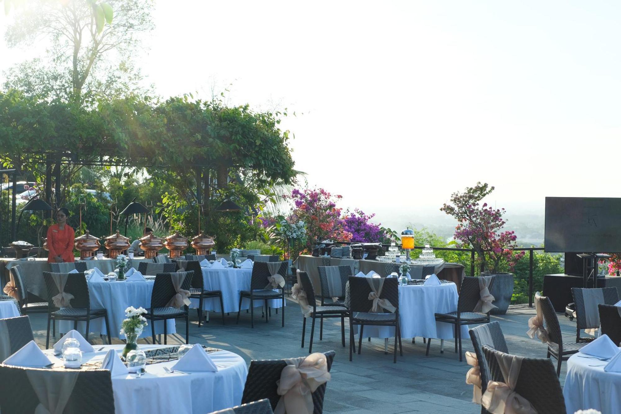 Abhayagiri - Sumberwatu Heritage Resort Randugunting Exterior photo