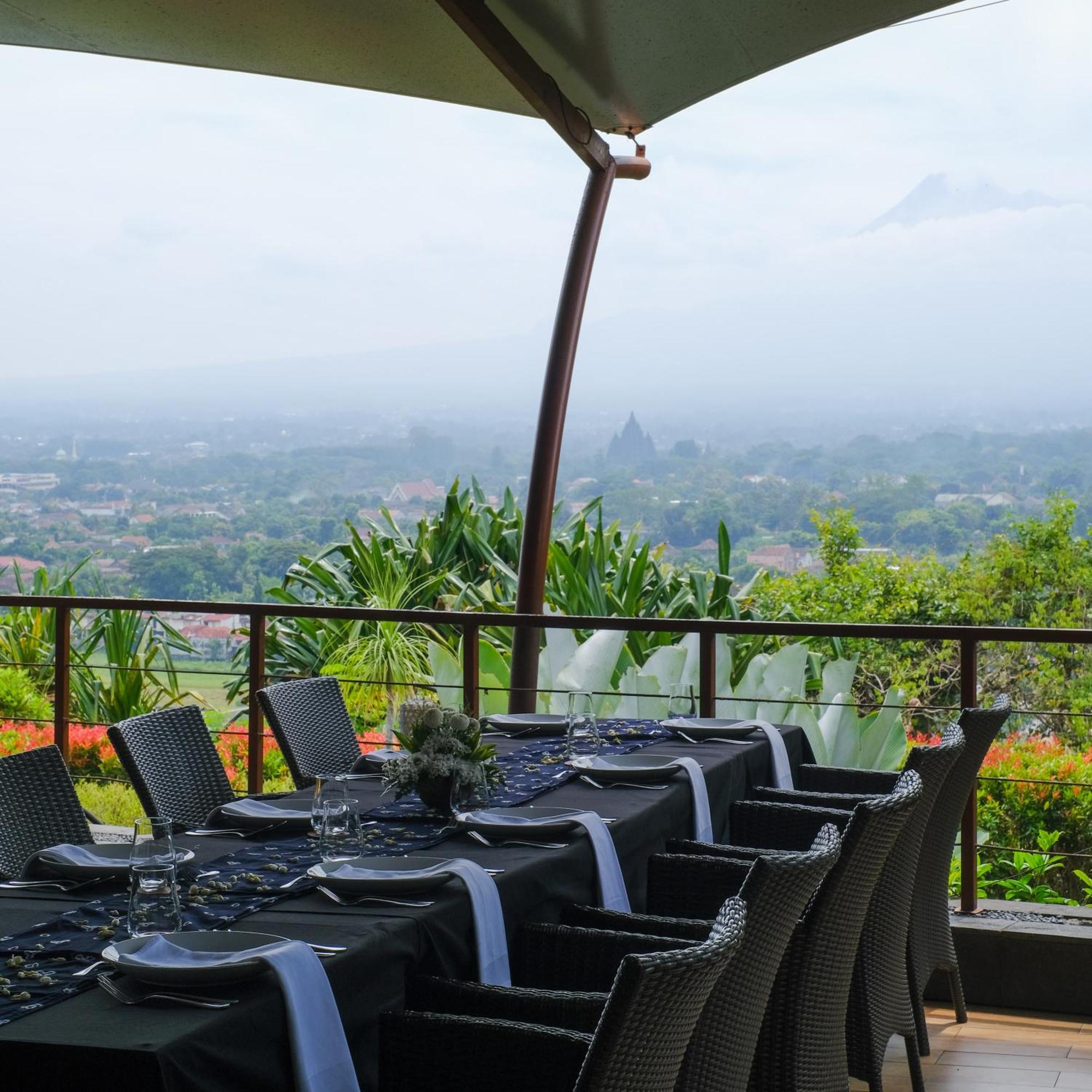 Abhayagiri - Sumberwatu Heritage Resort Randugunting Exterior photo