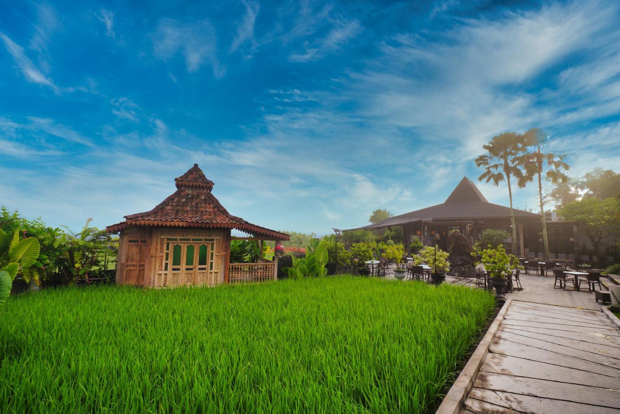 Abhayagiri - Sumberwatu Heritage Resort Randugunting Exterior photo