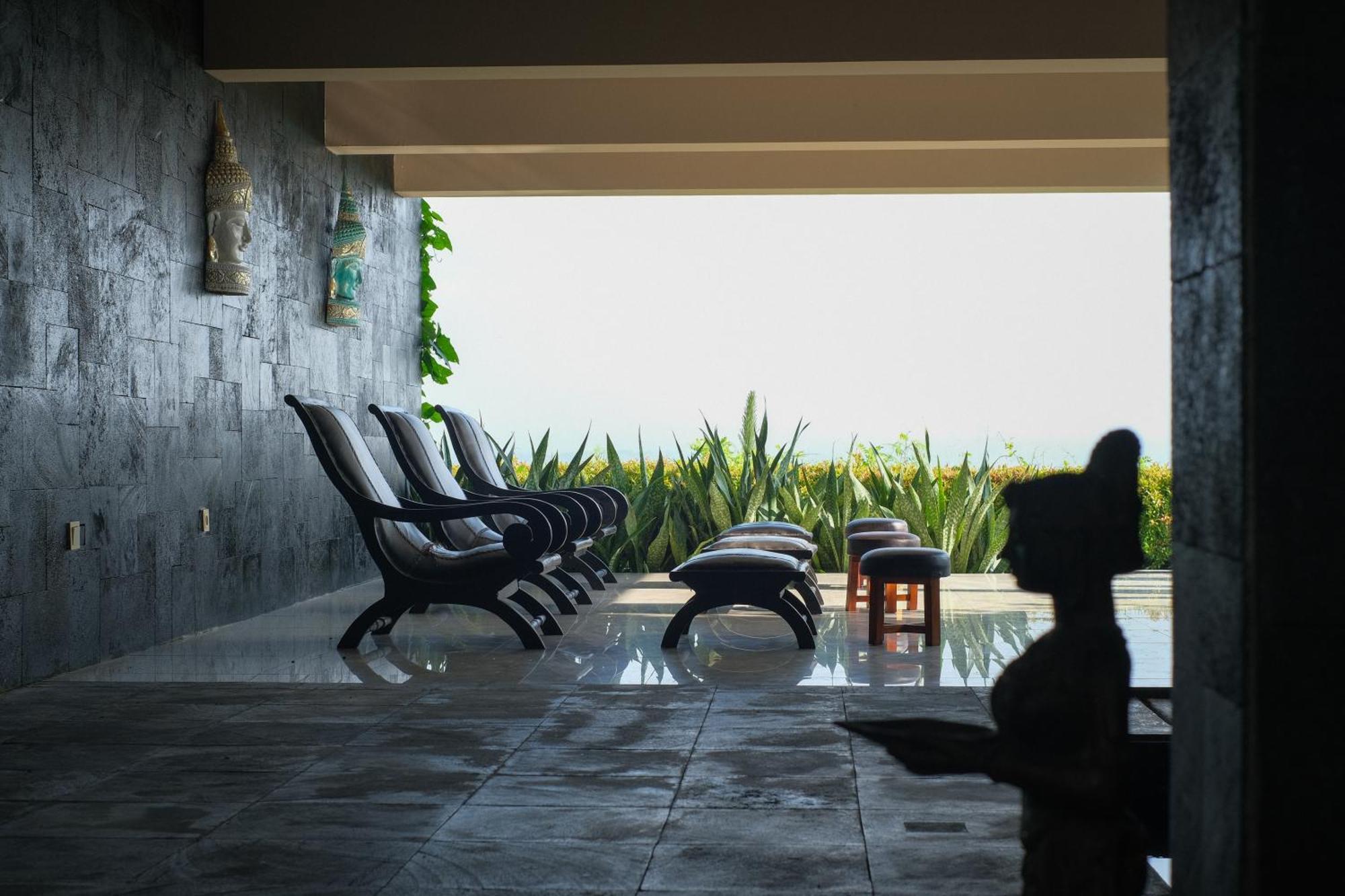 Abhayagiri - Sumberwatu Heritage Resort Randugunting Exterior photo